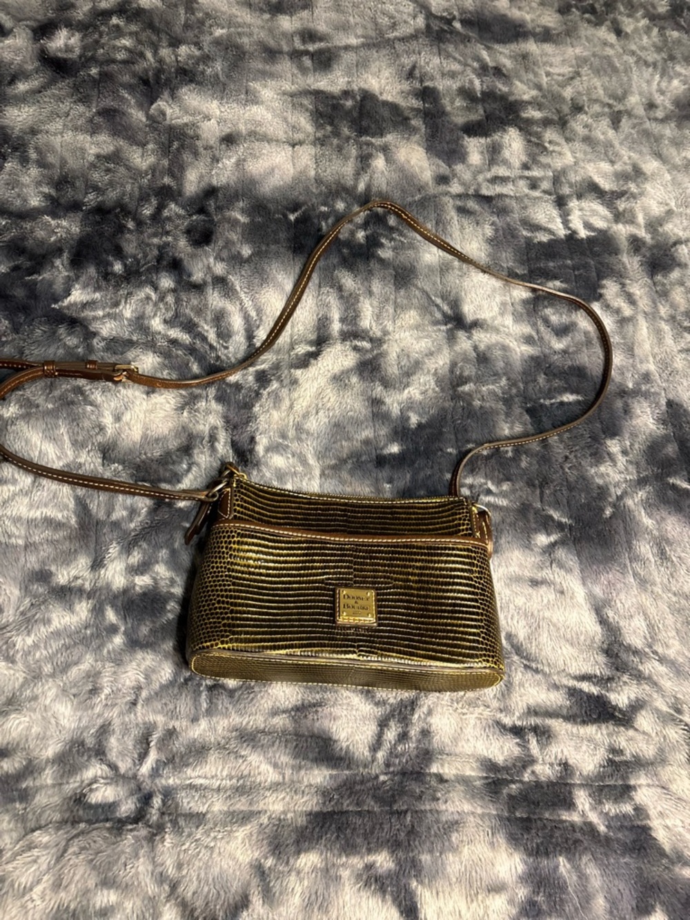 Vintage Dooney & Bourke lizard embossed leather Crossbody